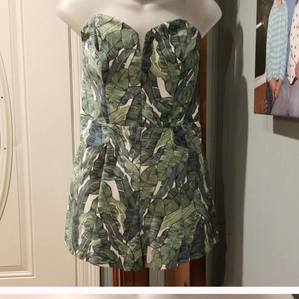 Banana leaf print romper